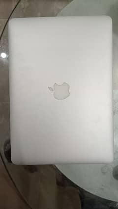 Apple 2015 Edition 4gb ram 128 ssd Betry timing up to 3 hours