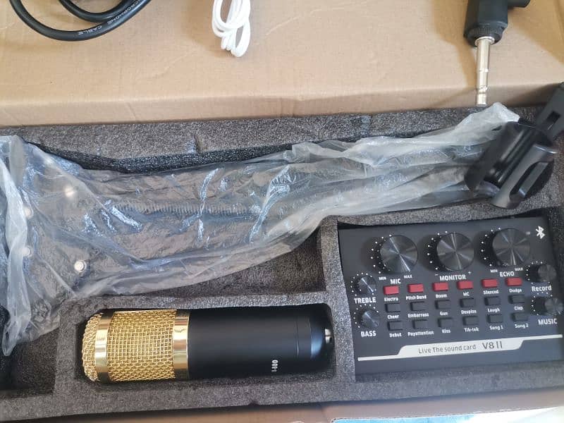 V8 Sound Card with BM800 Microphone 3