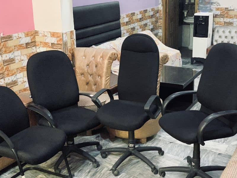 Brand: Offisys By MASTER (5 Chairs) 12