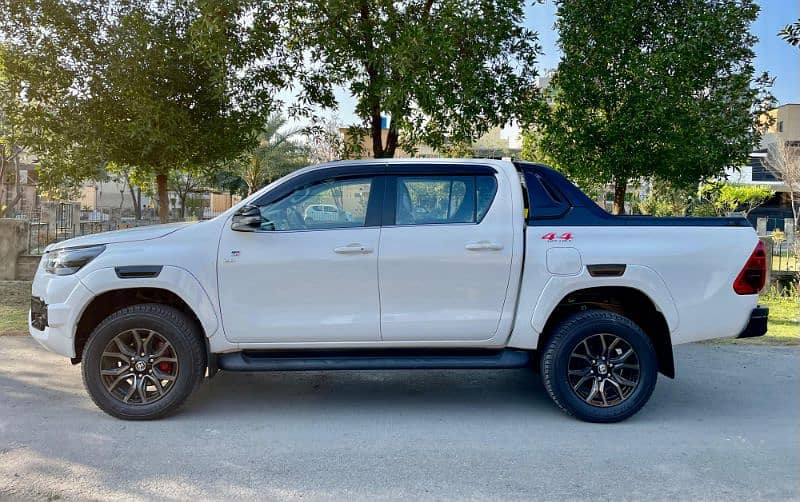 New Invoiced Toyota Hilux Revo GRS 2023 forsale 6