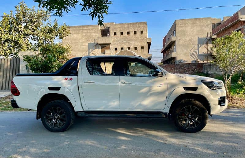 New Invoiced Toyota Hilux Revo GRS 2023 forsale 7