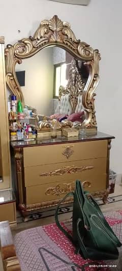 dressing table and site table