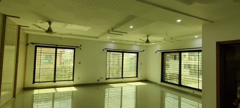 Upper Portion For Rent in G15 size 1 Kanal water gas electricity all facilities Five options available 0