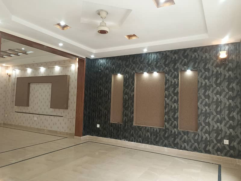 10 Marla Full House For Sale In Sector C Bahria Town, Lahore 4