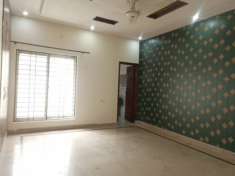 10 Marla Full House For Sale In Sector C Bahria Town, Lahore 17