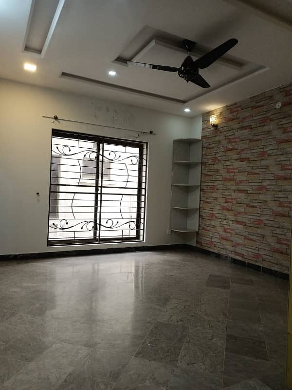 10 Marla House For Sale Sector B IN Bahria Town Lahore 6