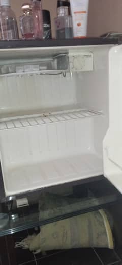 Room fridge- mini refrigerators