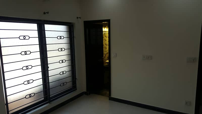 10 Marla Upper Portion For Rent In Sector C Bahria Town,Lahore 2