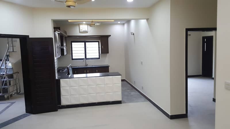10 Marla Upper Portion For Rent In Sector C Bahria Town,Lahore 3