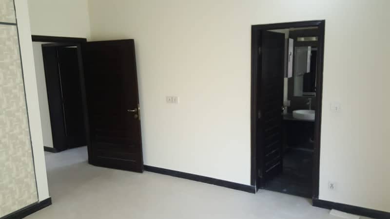 10 Marla Upper Portion For Rent In Sector C Bahria Town,Lahore 14