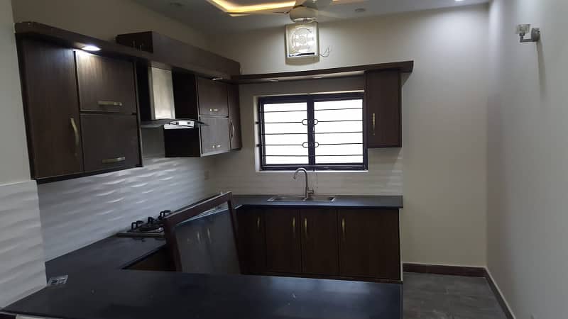 10 Marla Upper Portion For Rent In Sector C Bahria Town,Lahore 18