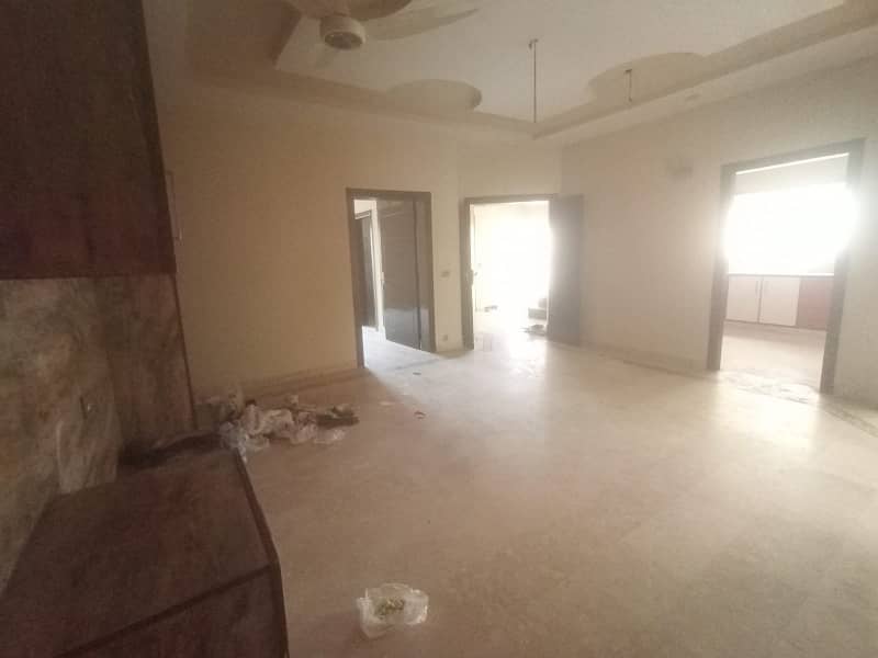 10 Marla Full House For Rent In Bahria Town, Lahore 4