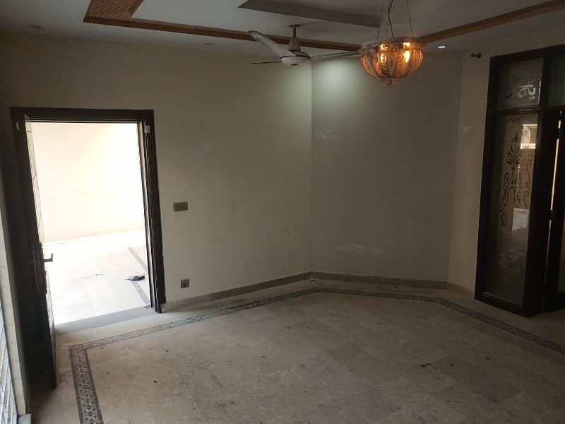10 Marla Full House For Rent In Bahria Town, Lahore 25