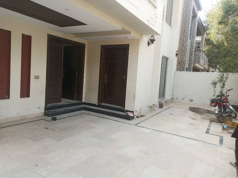 10 Marla Full House For Rent In Bahria Town, Lahore 28