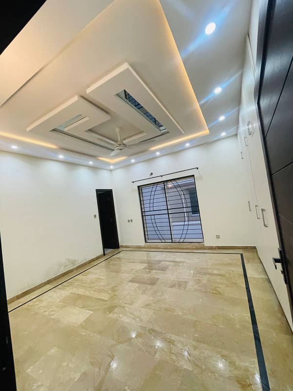 10 Marla Beautiful Full House For Rent In Sector F Bahria Town, Lahore 1