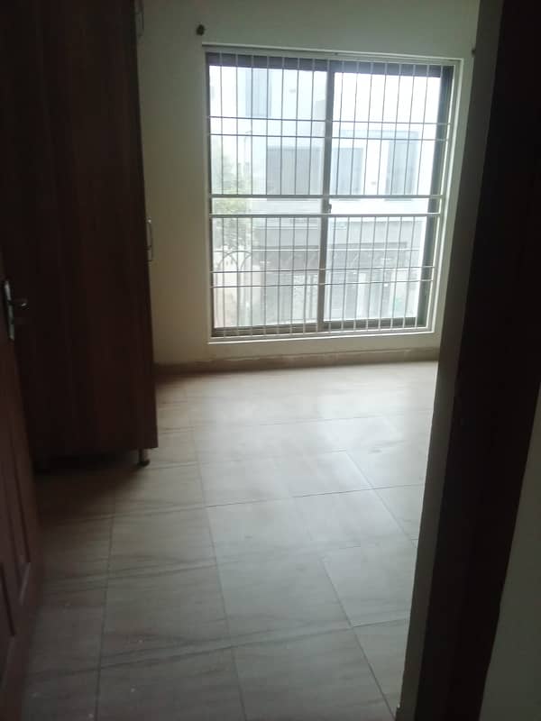 10 Marla Upper Portion For Rent In Oversses B Ext Bahria Town Lahore 0