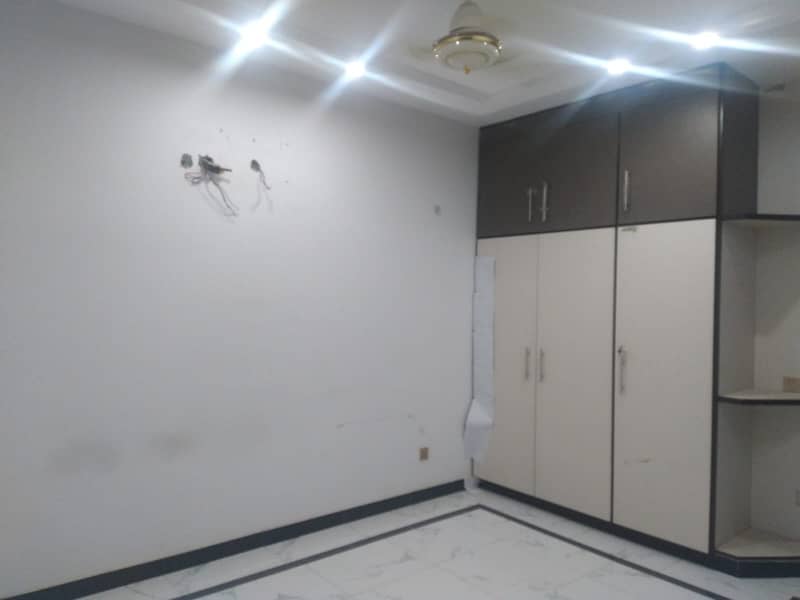 10 Marla Upper Portion For Rent In Oversses B Ext Bahria Town Lahore 5