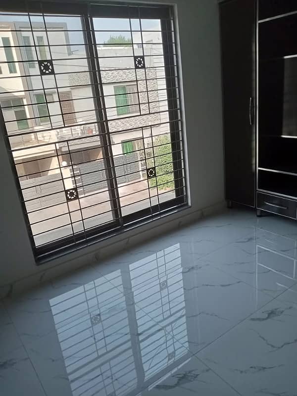 5 Marla Brand New Beautiful House For Sale In Sector D Bahria Town Lahore 3