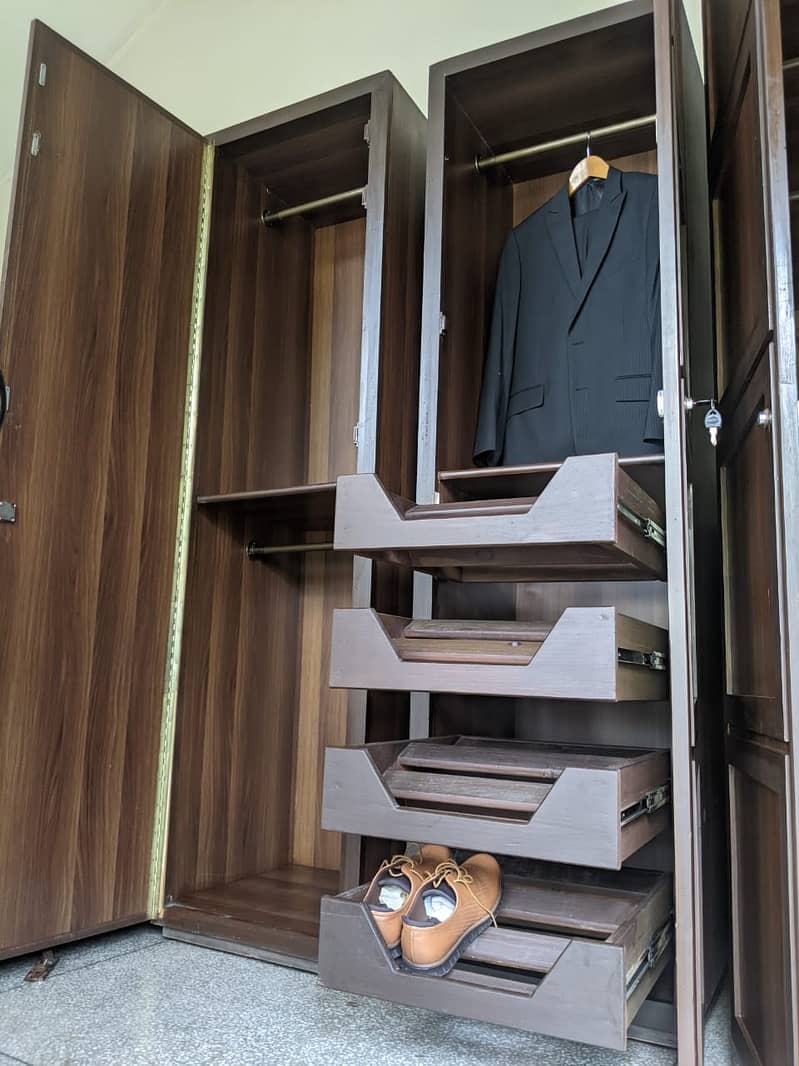 Set of 3 wooden wardrobe 7×2 each almari safe cuboard aparel closet 3