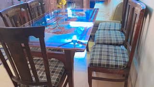 6 Seater Dining Table for Sale in Good Condition