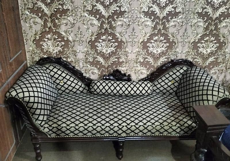 Dewan Sofa 0