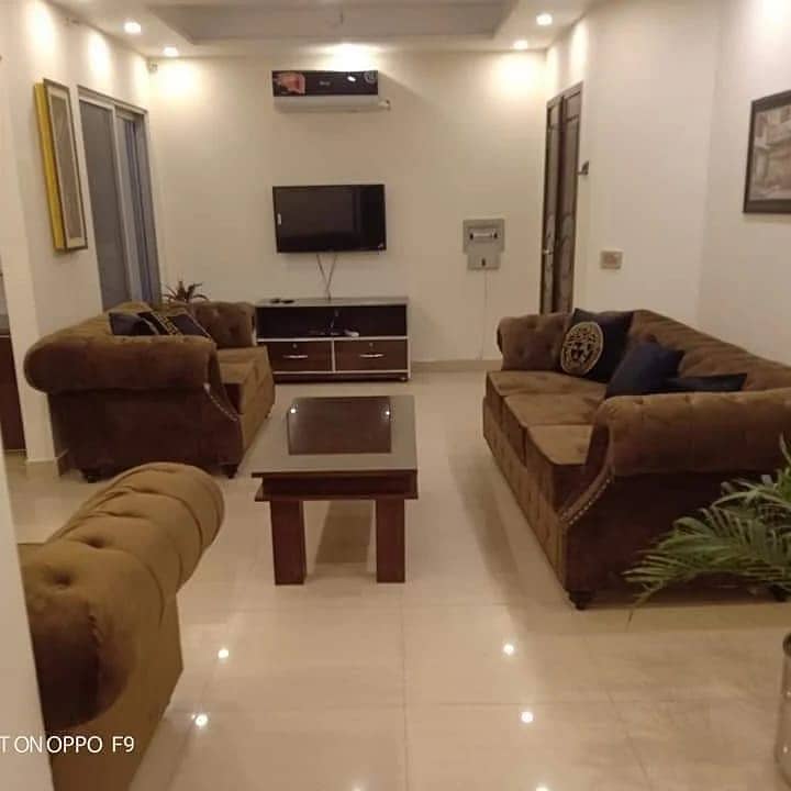 1 bed Luxury appartment on daily basis for rent in bahria town Lahore 0
