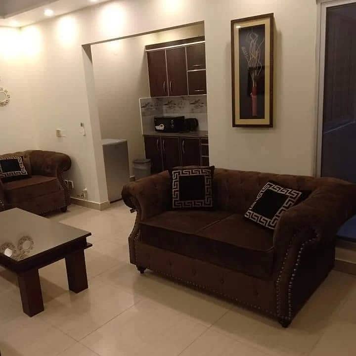 1 bed Luxury appartment on daily basis for rent in bahria town Lahore 2
