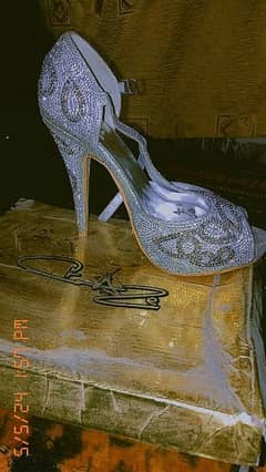 heels silver Stone work