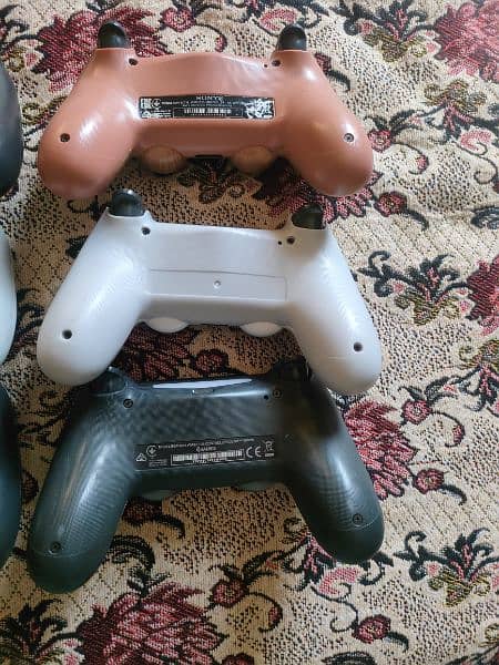 PS4 CONTROLLERS DUALSHOCK 4 3