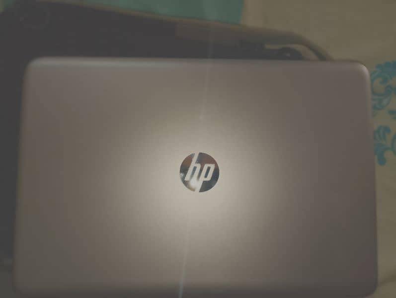 HP M6 Laptop 4