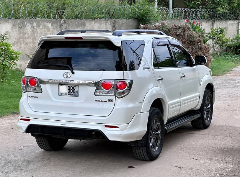 Well-Maintained FORTUNER 2.7 Petrol 2015 Model 1