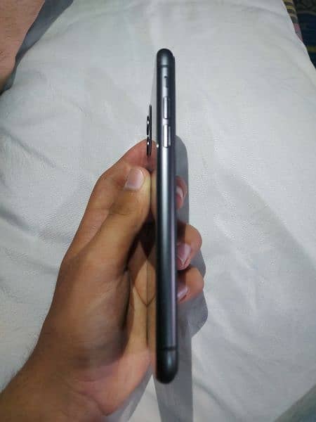 IPHONE 11 64GB JV RS 63000 2