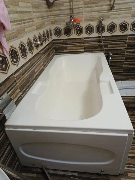 plastic bath tub 0