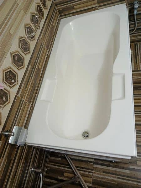 plastic bath tub 1