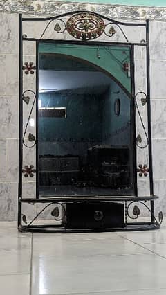 dressing table with wall mirror