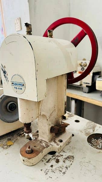 Factory stitching machine Available 6