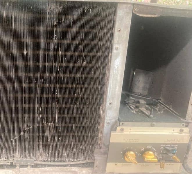 General Window AC in genuine condition. 3