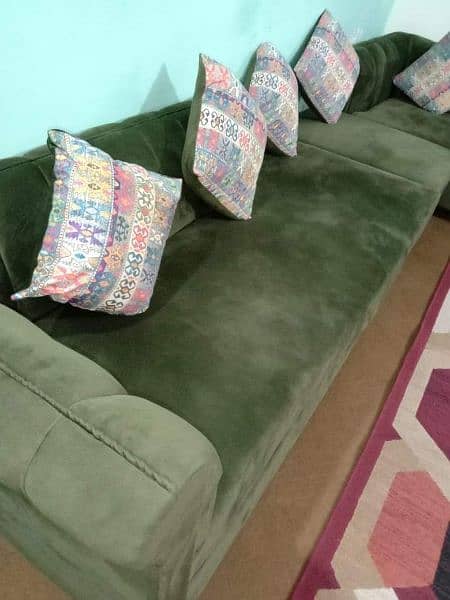 7 seater sofa L shaped with table and 4 stools 1