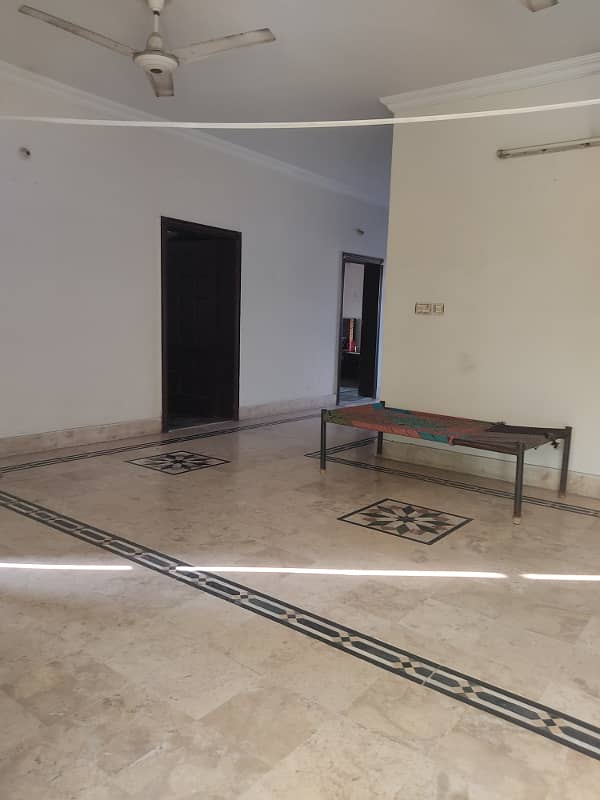 10 marla upper portion available for rent in Saeed colony 4