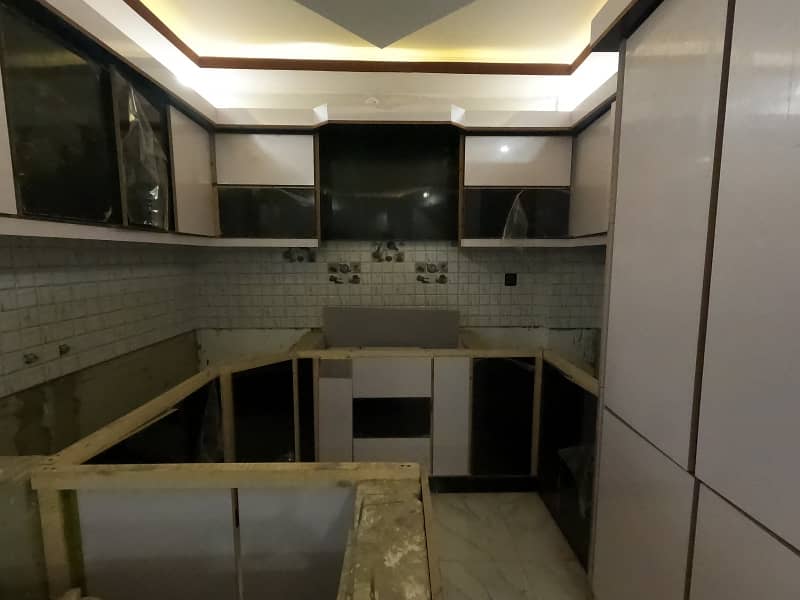 In Karachi You Can Find The Perfect Corner Flat For sale 8