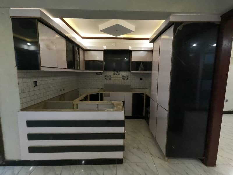 In Karachi You Can Find The Perfect Corner Flat For sale 9