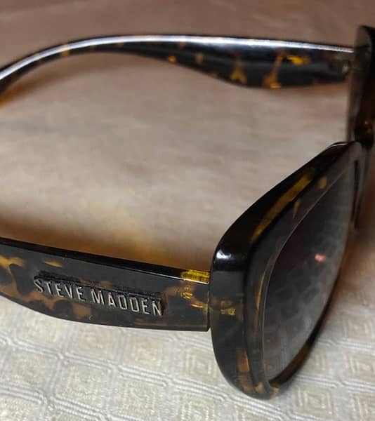 Branded Sunglasses RayBan & STEVE MADDEN 9