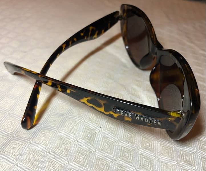Branded Sunglasses RayBan & STEVE MADDEN 12