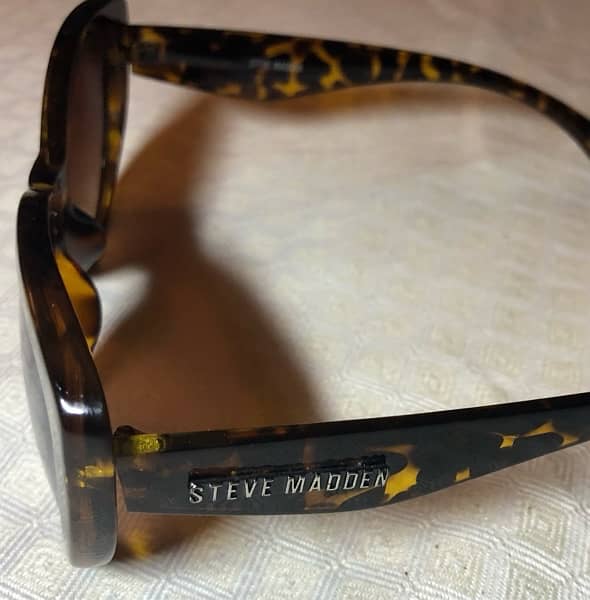 Branded Sunglasses STEVE MADDEN 7