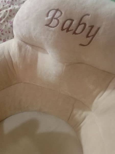 beautiful baby sofa cartoon seat in skin colour . 2