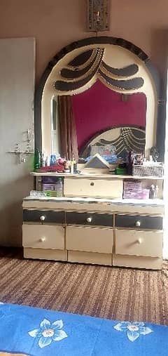 Dressing Table for Sale.