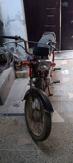 blkl ok bike ha koi Kam nhi h
