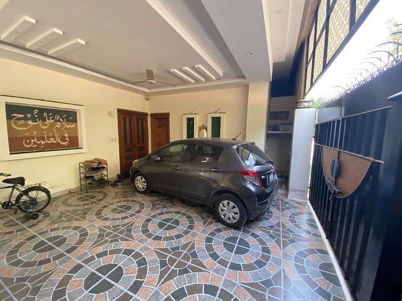 8 Marla corner triple story house for sale in saddar cantt top road 2