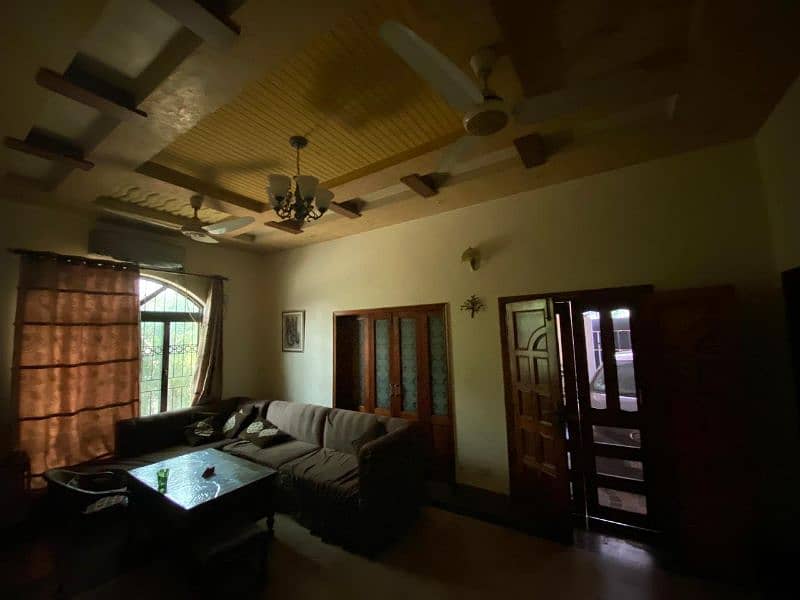 8 Marla corner triple story house for sale in saddar cantt top road 5