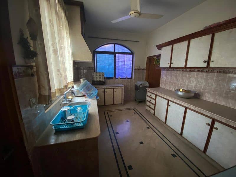 8 Marla corner triple story house for sale in saddar cantt top road 8